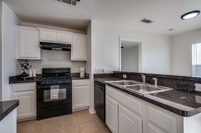 609 Misty Mountain Drive, Fort Worth, TX 76140