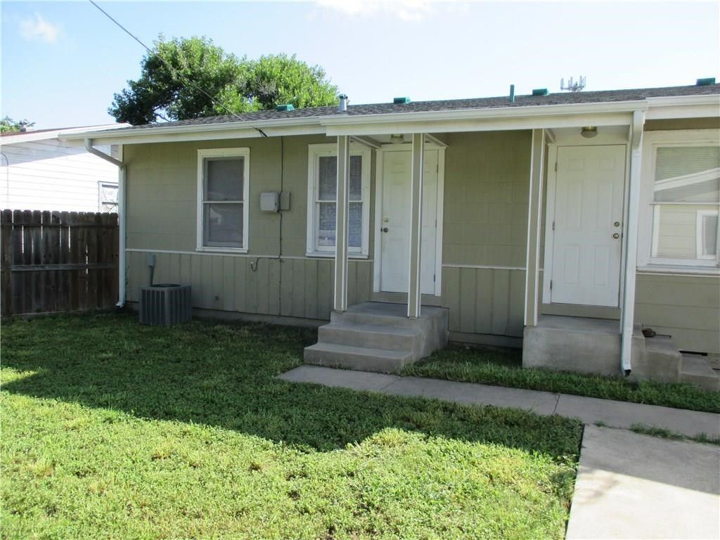 1516 Lazy, Corpus Christi, TX 78415 — photo 2