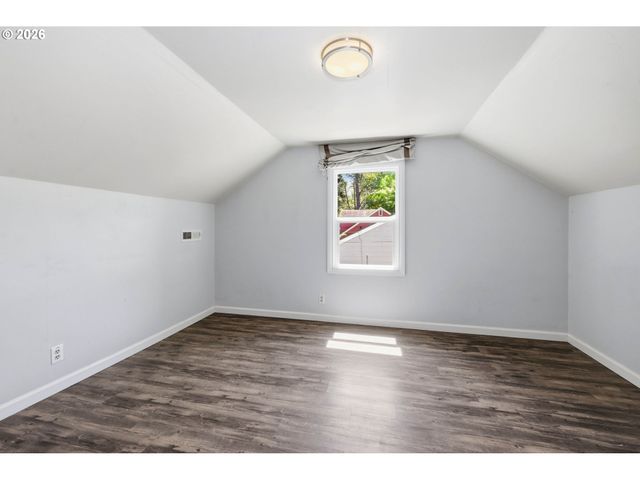 2431 NIXON St, Eugene, OR 97403