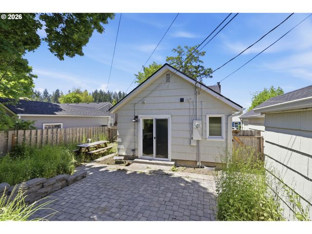 2431 NIXON St, Eugene, OR 97403