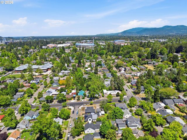 2431 NIXON St, Eugene, OR 97403