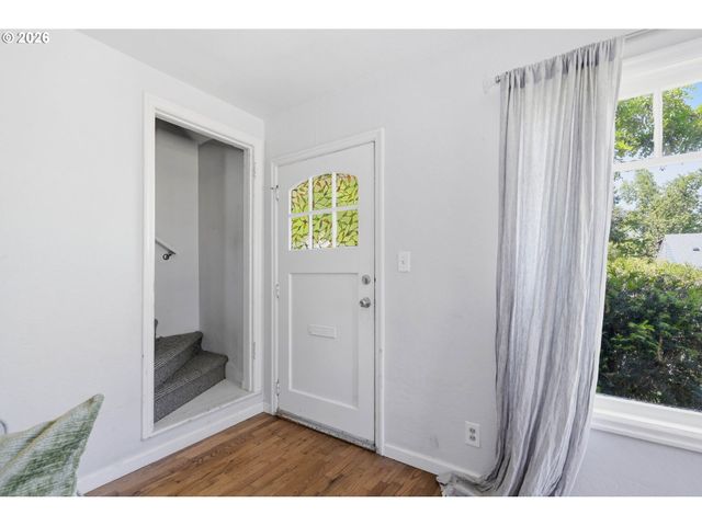 2431 NIXON St, Eugene, OR 97403