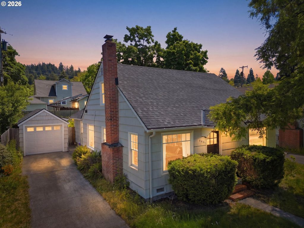 2431 NIXON St, Eugene, OR 97403