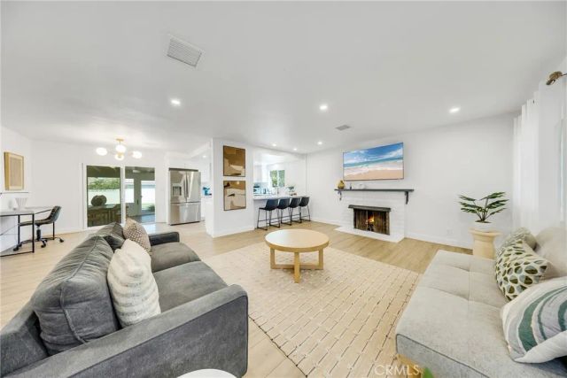 1603 E Chestnut Ave, Orange, CA 92867