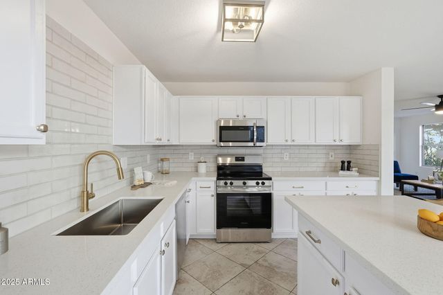 3287 S BOWMAN Road, Apache Junction, AZ 85119