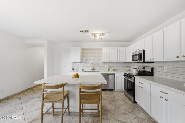 3287 S BOWMAN Road, Apache Junction, AZ 85119