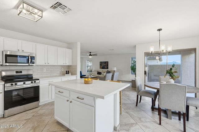 3287 S BOWMAN Road, Apache Junction, AZ 85119