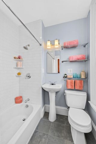 75 Montgomery St 3, Boston, MA 02116
