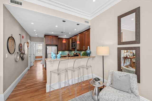 75 Montgomery St 3, Boston, MA 02116