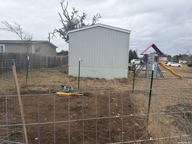 1580 Pr 1518, Bandera, TX 78003