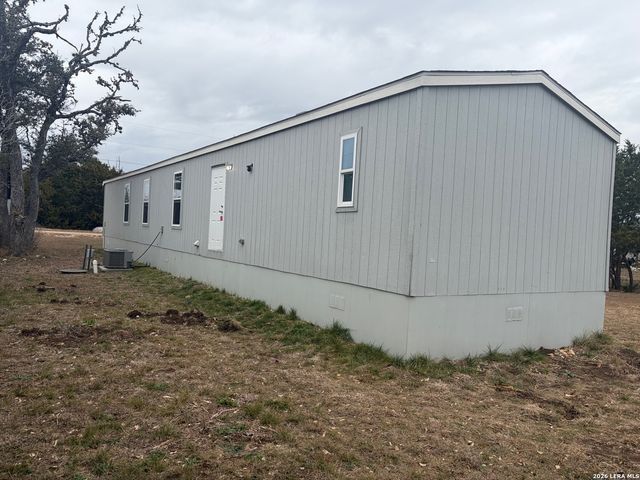 1580 Pr 1518, Bandera, TX 78003