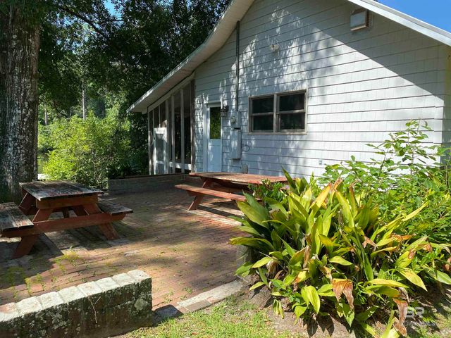 111 Fleming Lane, Brewton, AL 36426