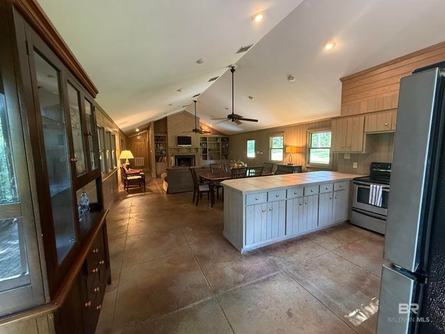 111 Fleming Lane, Brewton, AL 36426