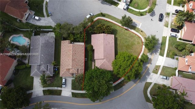 1970 NW 178th Ter, Pembroke Pines, FL 33029