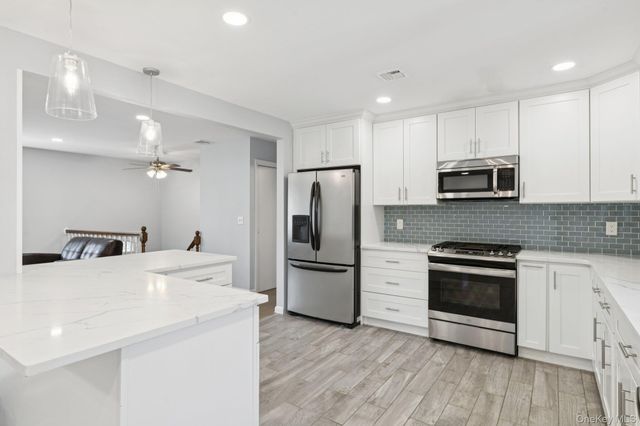 159 Chestnut Circle, Northport, NY 11768