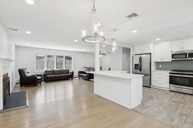 159 Chestnut Circle, Northport, NY 11768