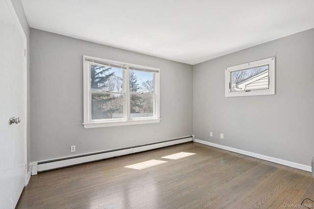 159 Chestnut Circle, Northport, NY 11768