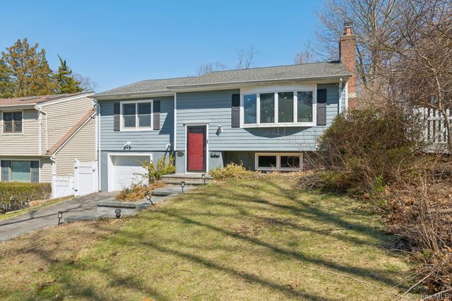 159 Chestnut Circle, Northport, NY 11768