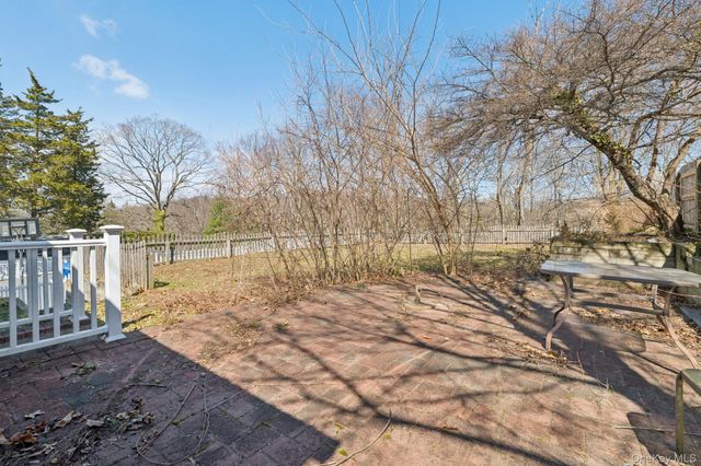 159 Chestnut Circle, Northport, NY 11768