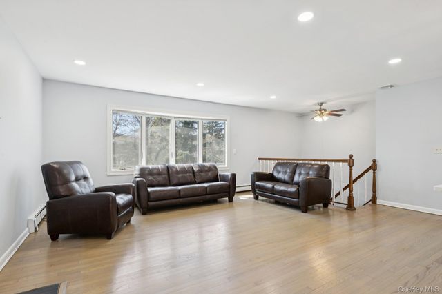 159 Chestnut Circle, Northport, NY 11768