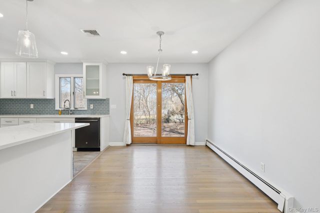 159 Chestnut Circle, Northport, NY 11768