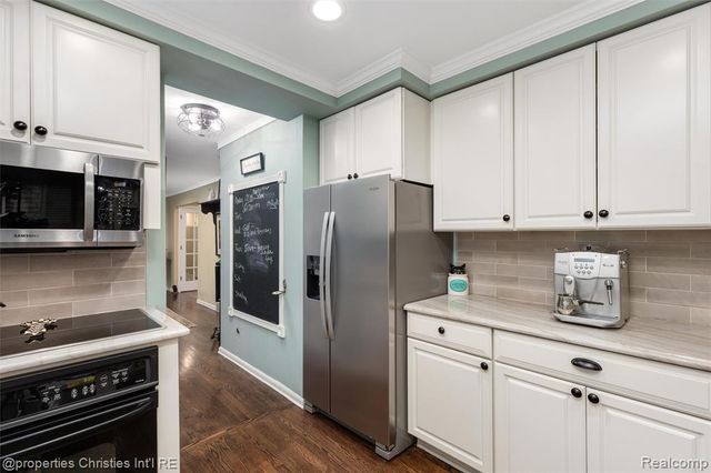 32765 Eastlady Drive, Beverly Hills, MI 48025