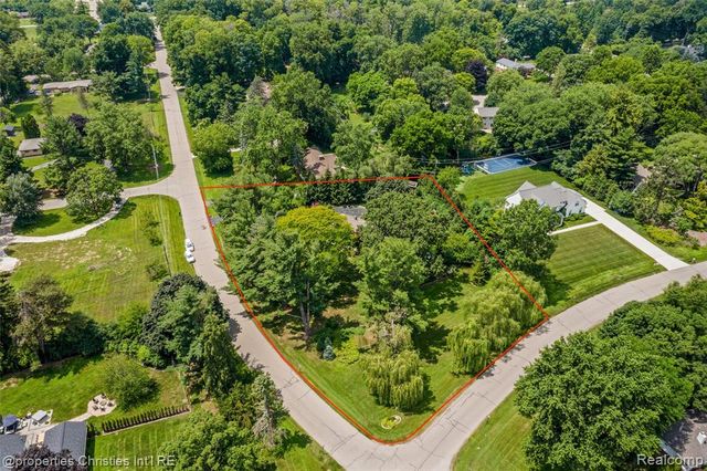 32765 Eastlady Drive, Beverly Hills, MI 48025
