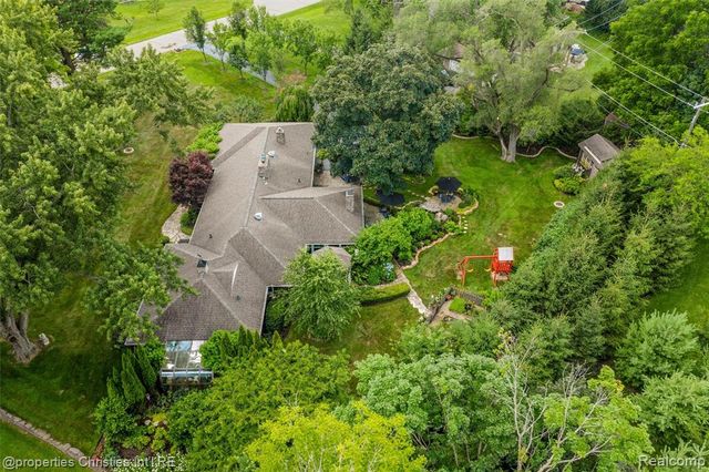 32765 Eastlady Drive, Beverly Hills, MI 48025