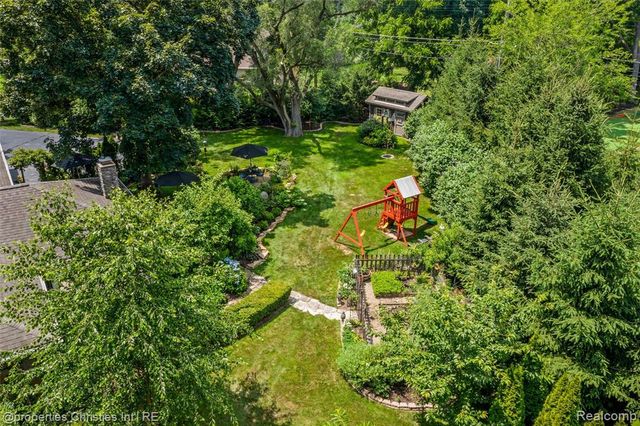 32765 Eastlady Drive, Beverly Hills, MI 48025