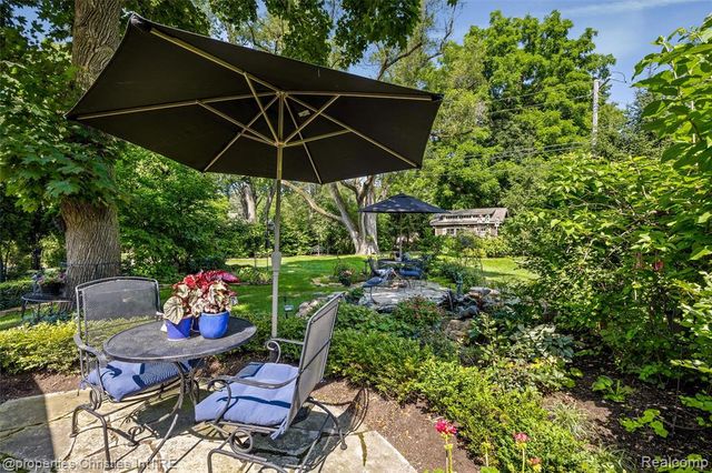 32765 Eastlady Drive, Beverly Hills, MI 48025