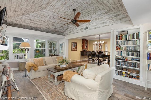 32765 Eastlady Drive, Beverly Hills, MI 48025