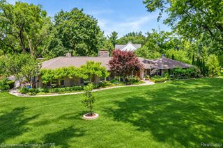 32765 Eastlady Drive, Beverly Hills, MI 48025