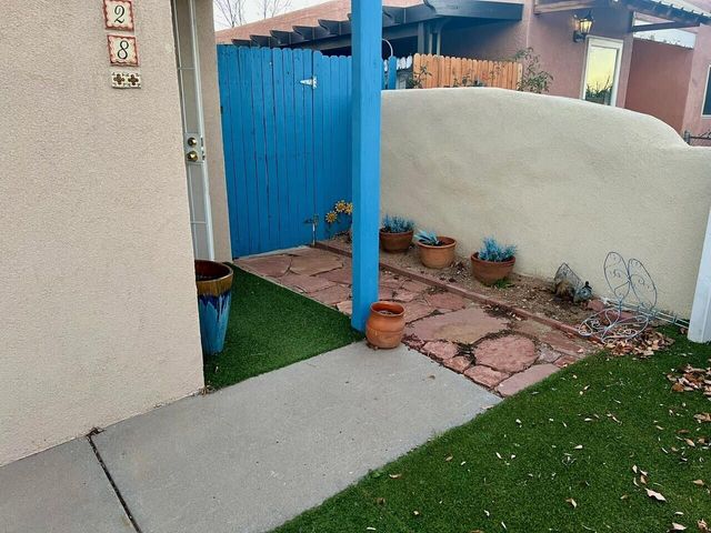 6028 Landry Avenue NW, Albuquerque, NM 87120