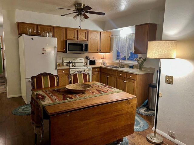 6028 Landry Avenue NW, Albuquerque, NM 87120