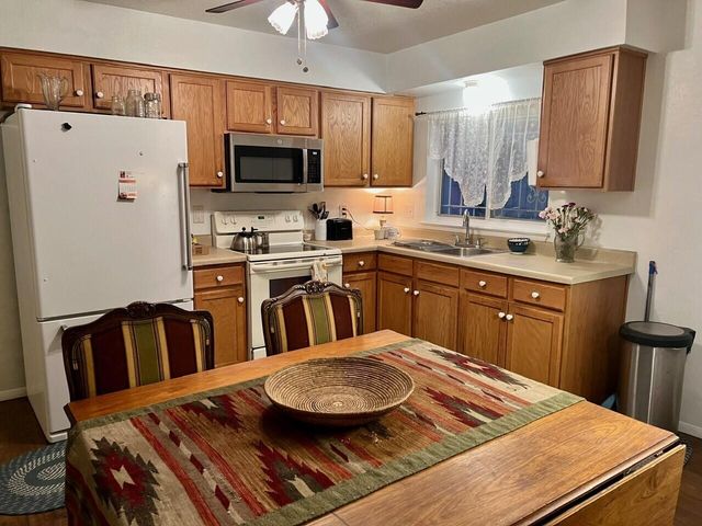 6028 Landry Avenue NW, Albuquerque, NM 87120