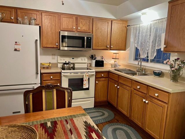 6028 Landry Avenue NW, Albuquerque, NM 87120