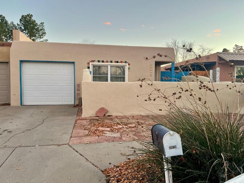 6028 Landry Avenue NW, Albuquerque, NM 87120
