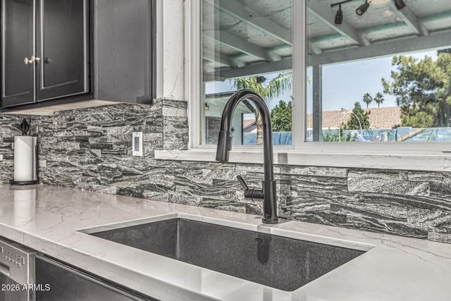 4020 W Anderson Drive, Glendale, AZ 85308