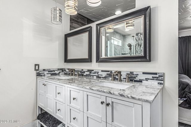 4020 W Anderson Drive, Glendale, AZ 85308