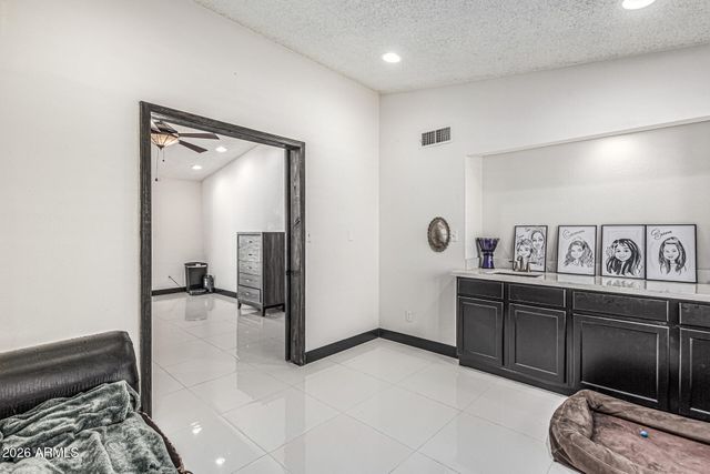 4020 W Anderson Drive, Glendale, AZ 85308