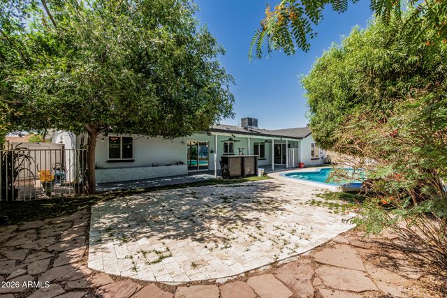 4020 W Anderson Drive, Glendale, AZ 85308