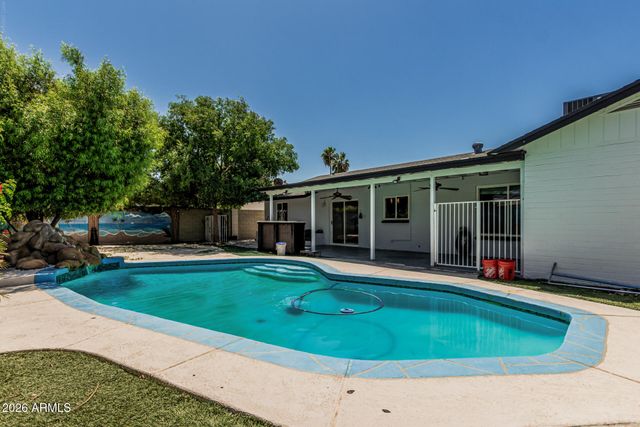 4020 W Anderson Drive, Glendale, AZ 85308