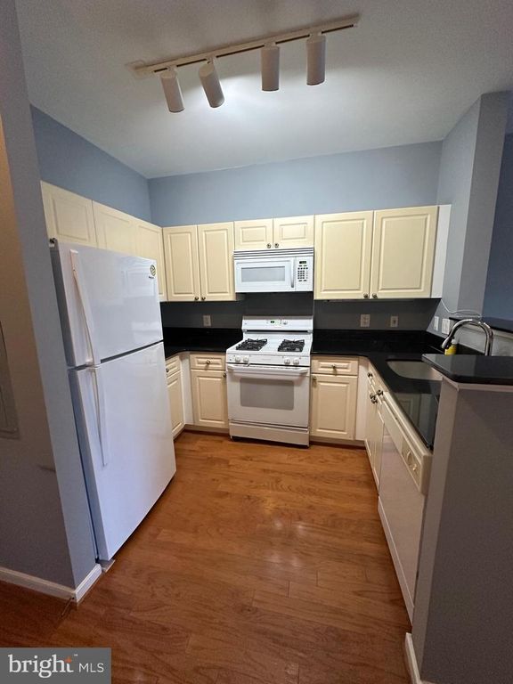 1645 INTERNATIONAL DR #125, Mclean, VA 22102