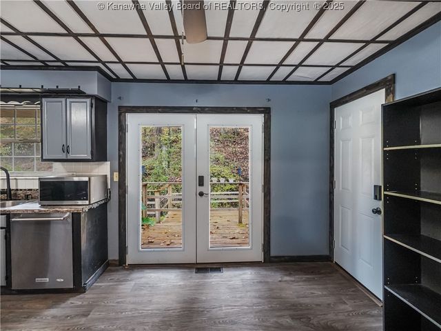 1931 Bills Creek Road, Winfield, WV 25213