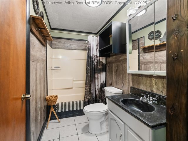 1931 Bills Creek Road, Winfield, WV 25213