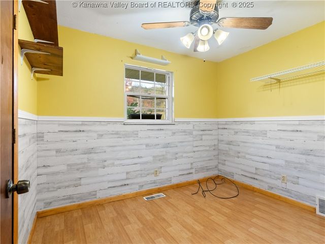 1931 Bills Creek Road, Winfield, WV 25213