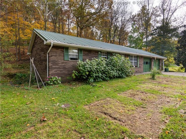 1931 Bills Creek Road, Winfield, WV 25213