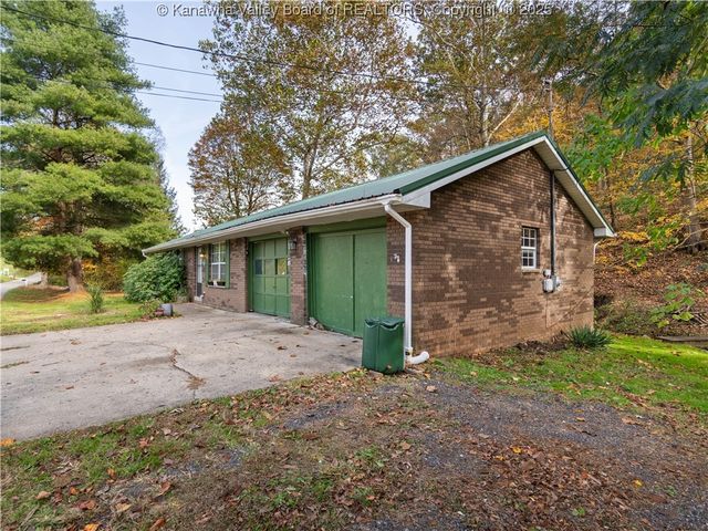1931 Bills Creek Road, Winfield, WV 25213