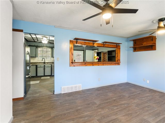 1931 Bills Creek Road, Winfield, WV 25213