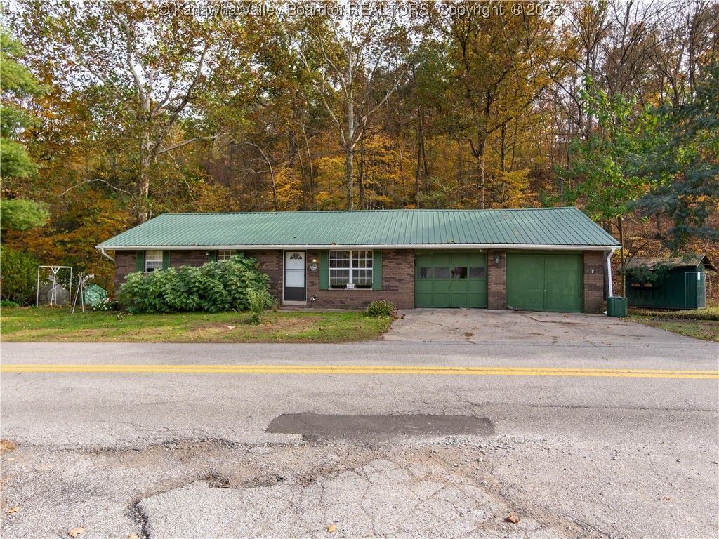 1931 Bills Creek Road, Winfield, WV 25213